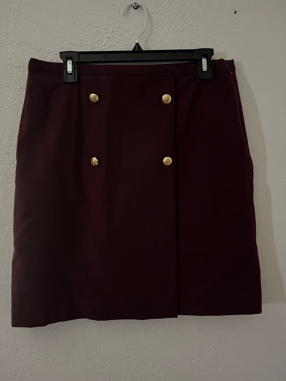 Talbots burgundy skirt with golden buttons sz 8.  Co5